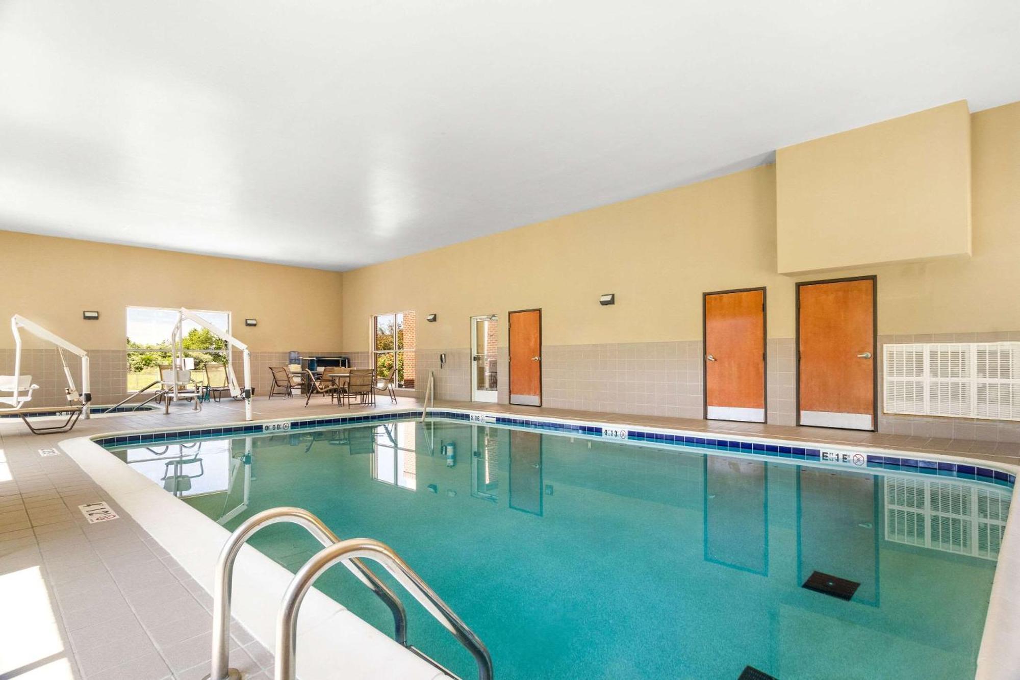 Comfort Suites Маунт-Вернон Екстер'єр фото